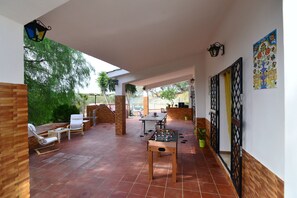 屋外ダイニングエリア