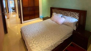 2 bedrooms, WiFi, bed sheets, wheelchair access