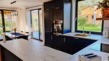 Micro-ondes, four, plaque de cuisson, lave-vaisselle