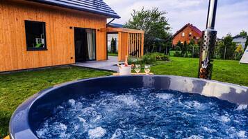 Bain à remous extérieur