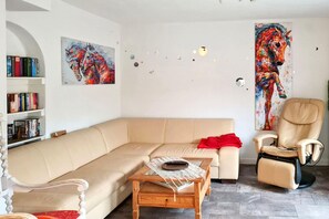 Smart-TV, Kamin, Stereoanlage