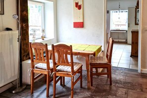 Dining - Apartment in Deudesfeld with private terrace (Deudesfeld)