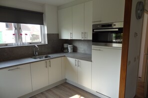 Fridge, microwave, stovetop, dishwasher - Home sauna near beaches of Wemeldinge (Wemeldinge)