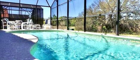 Beheizter Pool