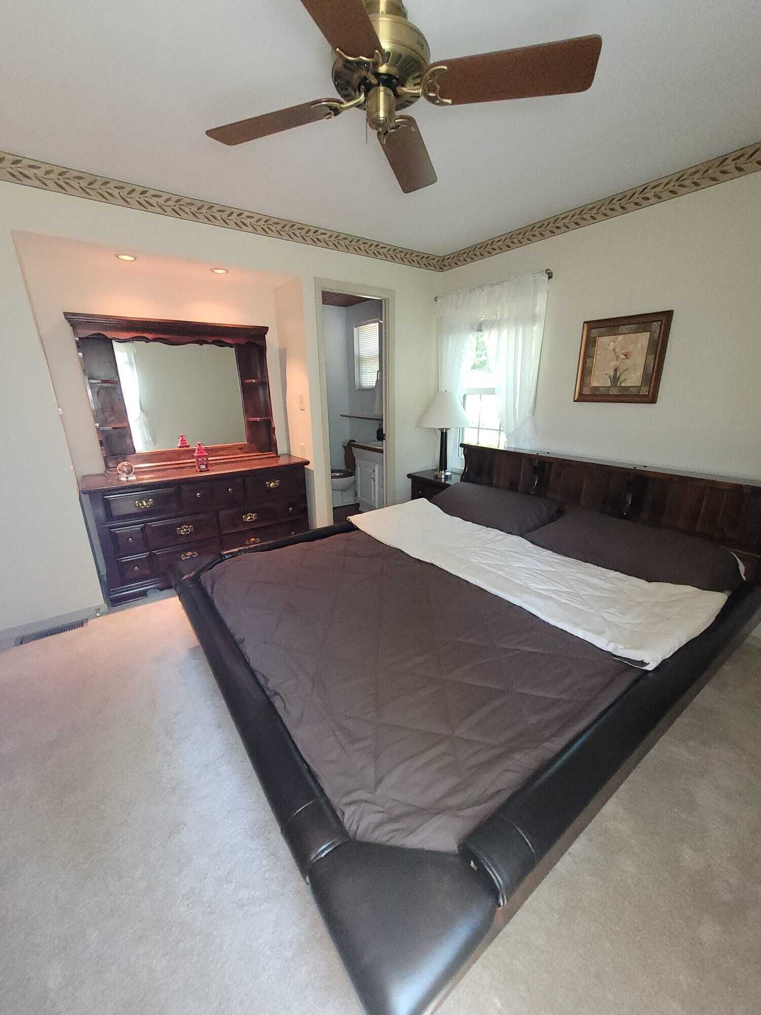 3 bedrooms, iron/ironing board, free WiFi, bed sheets