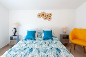 3 bedrooms, iron/ironing board, travel cot - Beautiful holiday home with garden (Roquebrune sur Argens)