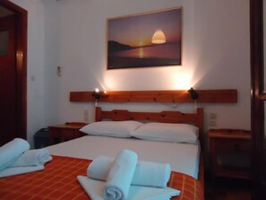Free WiFi - Pension Margarita Comfort Single Room (Skiathos)