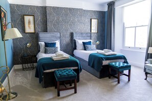 4 bedrooms, in-room safe, desk, iron/ironing board