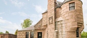 Holly Leaf Cottage - Drum Castle Estate