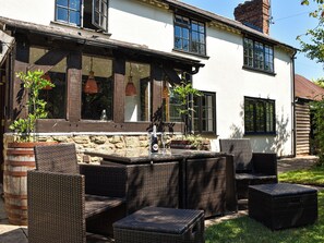 Outdoor dining - 3 bedroom accommodation in Wyson, near Ludlow (Wyson, near Ludlow)