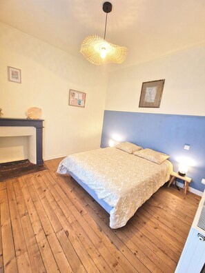 2 soverom, strykejern/-brett, reiseseng for barn og wi-fi (inkludert)