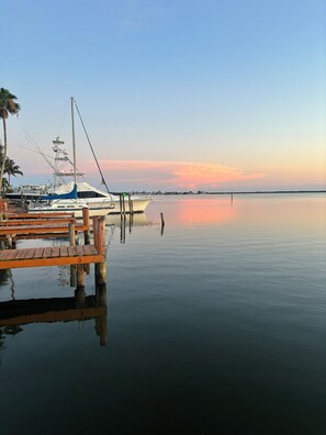 Marina - Corner unit private balcony ocean view, pool & spa, beachfront access in Florida (Cape Canaveral)