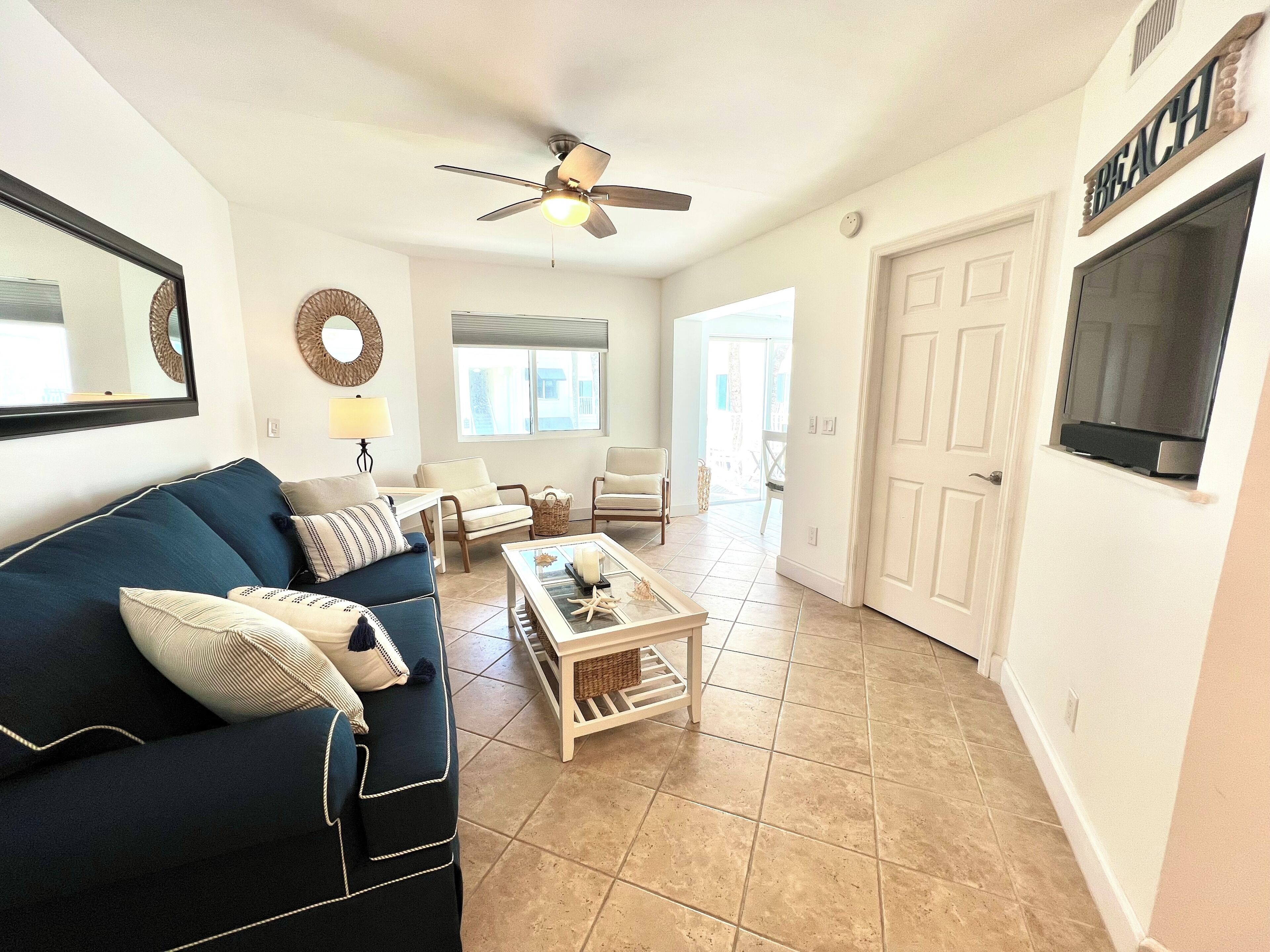 Corner unit private balcony ocean view - pool, beach & spa, in sunny Florida!