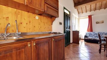 Kühlschrank, Ofen, Herdplatte, Hochstuhl