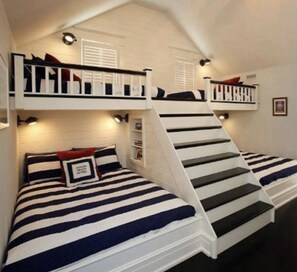 5 bedrooms, WiFi, bed sheets