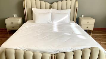 5 bedrooms, WiFi, bed sheets