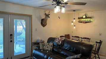 Smart TV, DVD player, aparelho de som