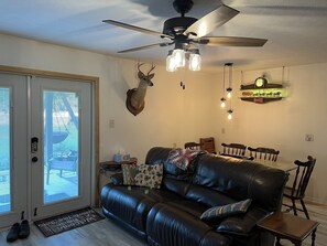 Smart TV, DVD player, stereo