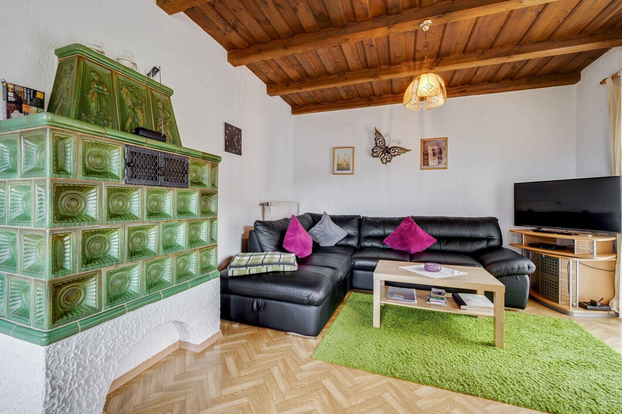 Smart-TV, DVD-Player, Tischtennisplatte