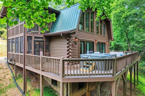 Bear Claw -Log Cabin-Hot Tub-Pool Table