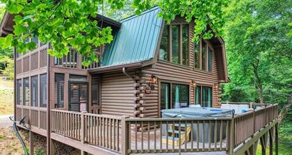 Bear Claw -Log Cabin-Hot Tub-Pool Table