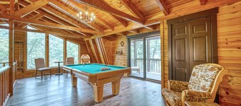 Bear Claw -Log Cabin-Hot Tub-Pool Table