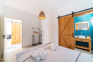 2 chambres, fer et planche à repasser, Wi-Fi gratuit, draps fournis