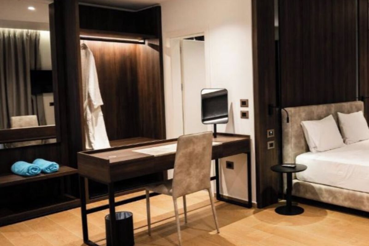 Deluxe Suite with Sea View