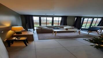 Televisie en een open haard