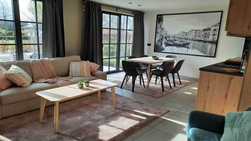 Smart-tv en een open haard