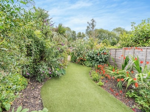 Property grounds - Mrs Cracker's Cottage (Lund, near Driffield)