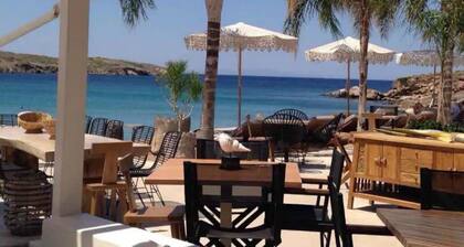 Love Limni No:2 in Peaceful Poseidonia