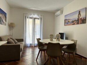 Apartament Comfort | Sala d'estar | Televisor intel·ligent, Netflix i pel·lícules d'estrena 