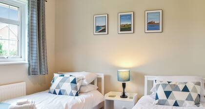 2 bedroom accommodation in Crawcrook, near Ryton