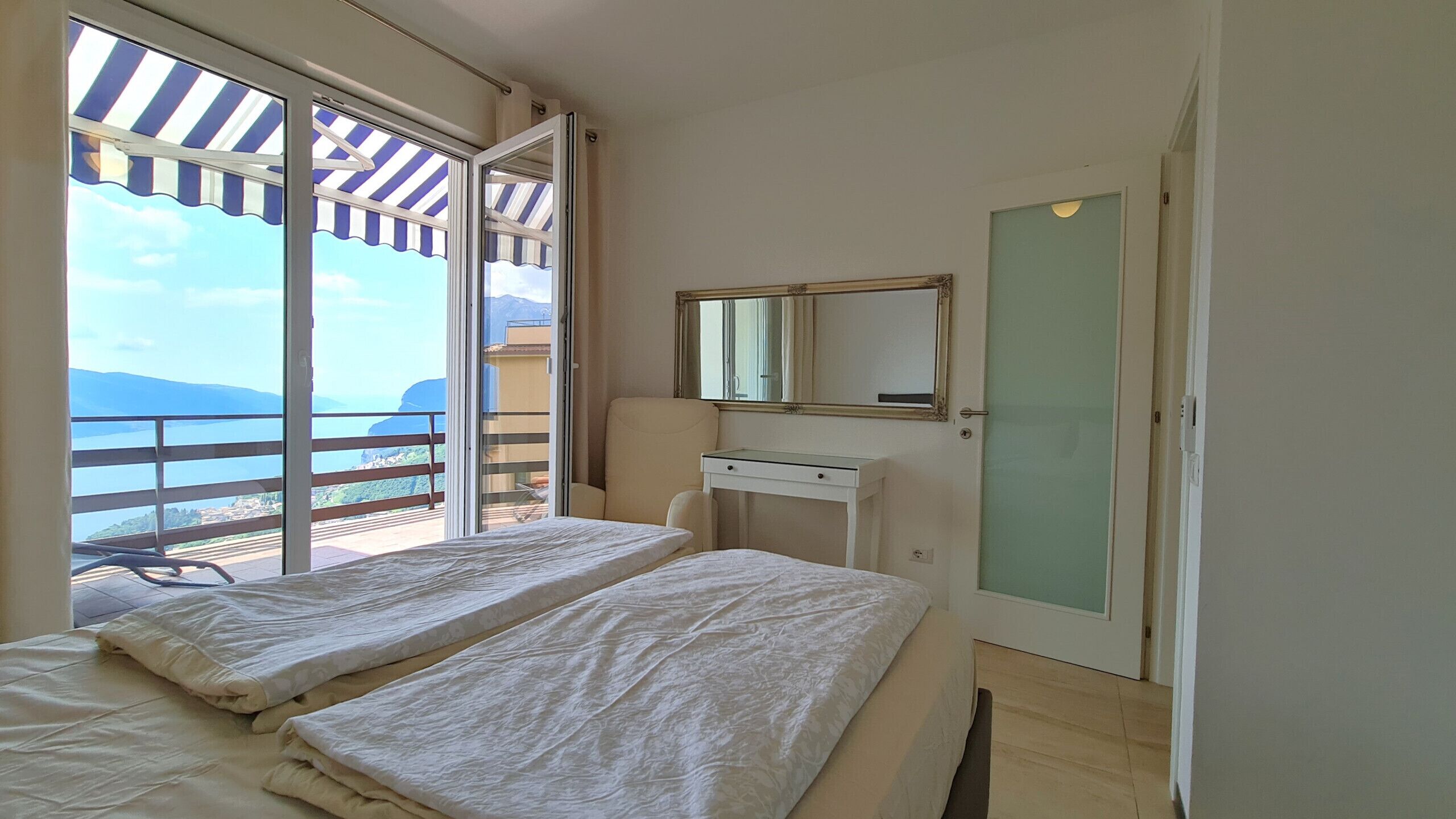 2 habitaciones, tabla de planchar con plancha y wifi gratis 