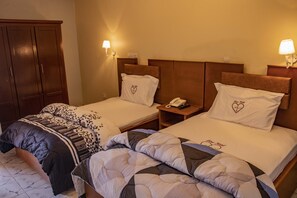 1 bedroom, blackout curtains, iron/ironing board - Fono Hôtel (Yaoundé)