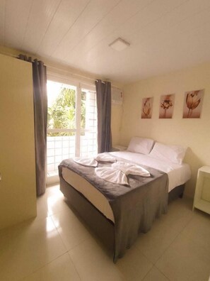 Basic Triple Room | In-room safe, blackout drapes, free WiFi - Residencial Terrazas (Florianópolis)