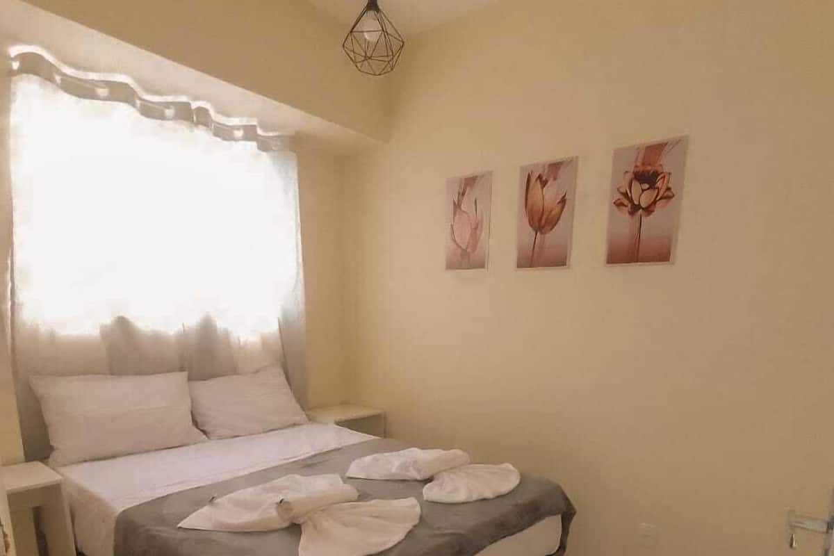 In-room safe, blackout drapes, free WiFi