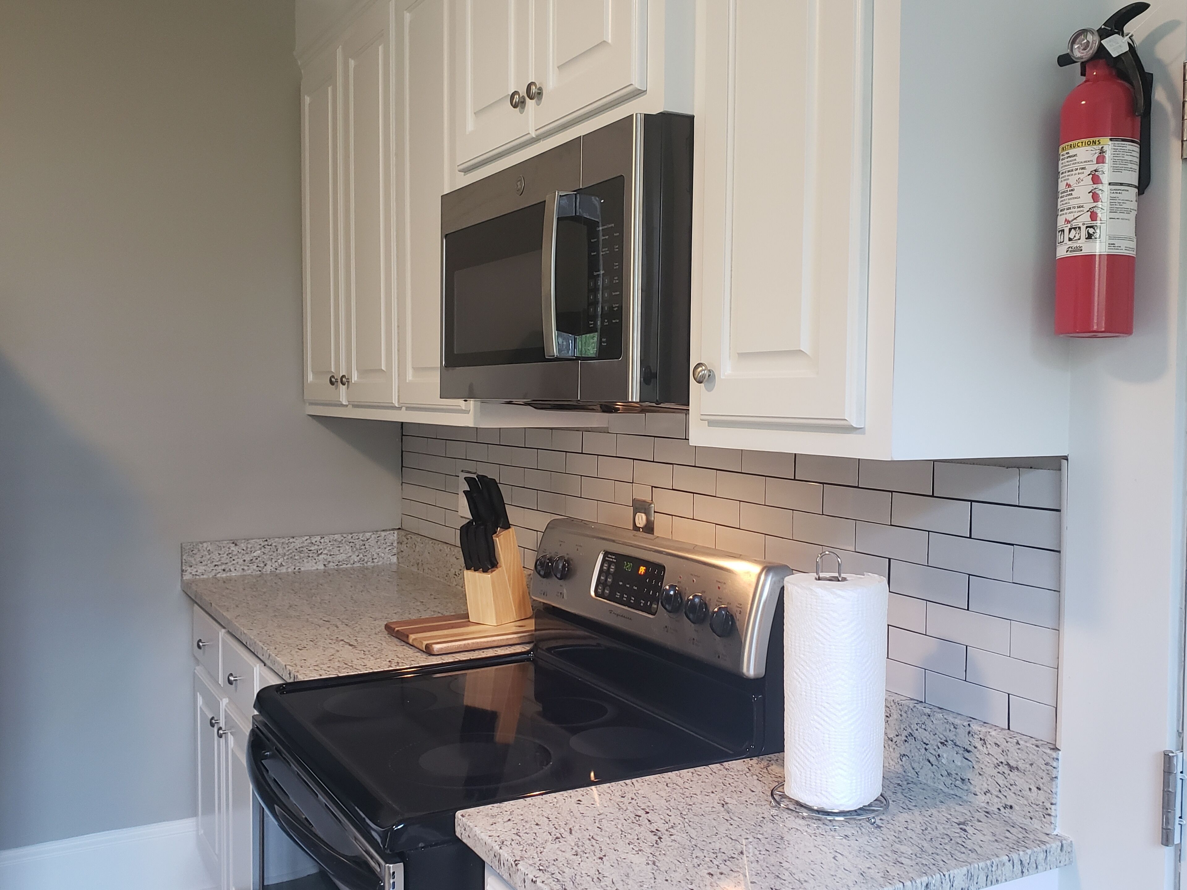 冰箱、微波炉、烤箱、炉灶