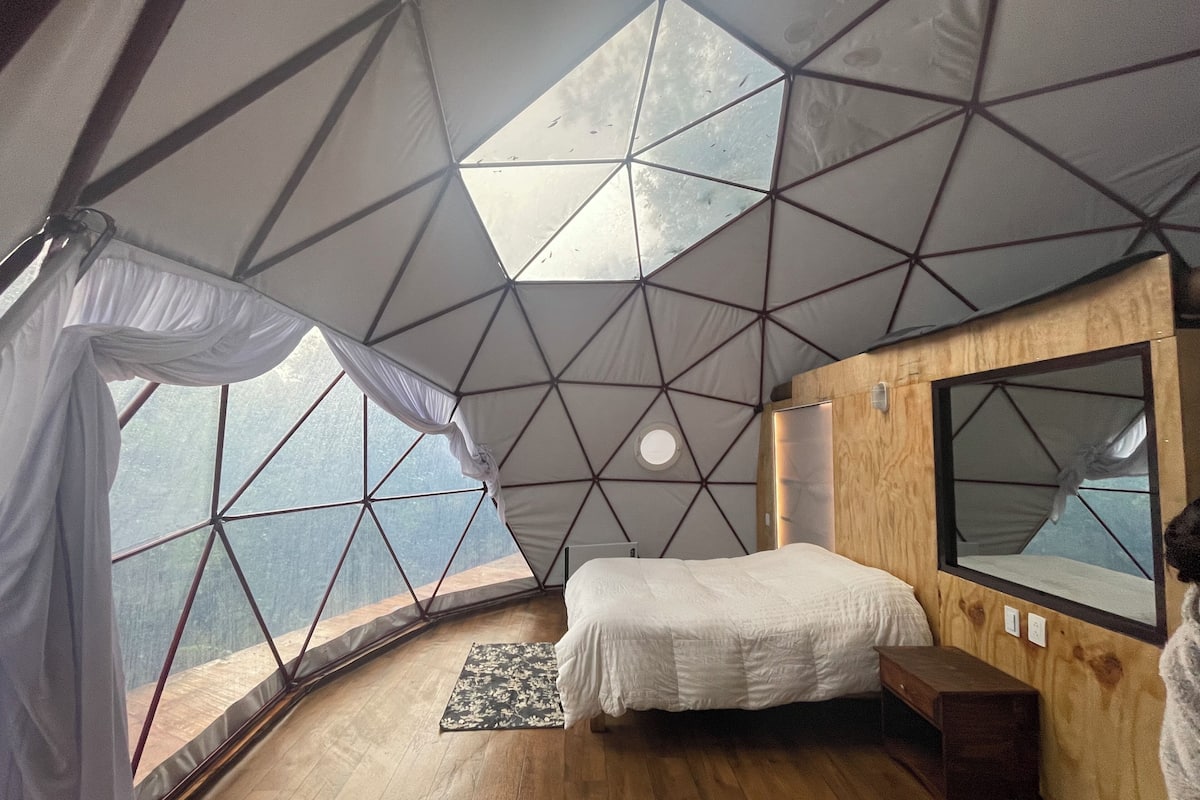 Comfort Room, Balcony, Hill View | 1 bedroom, bed sheets