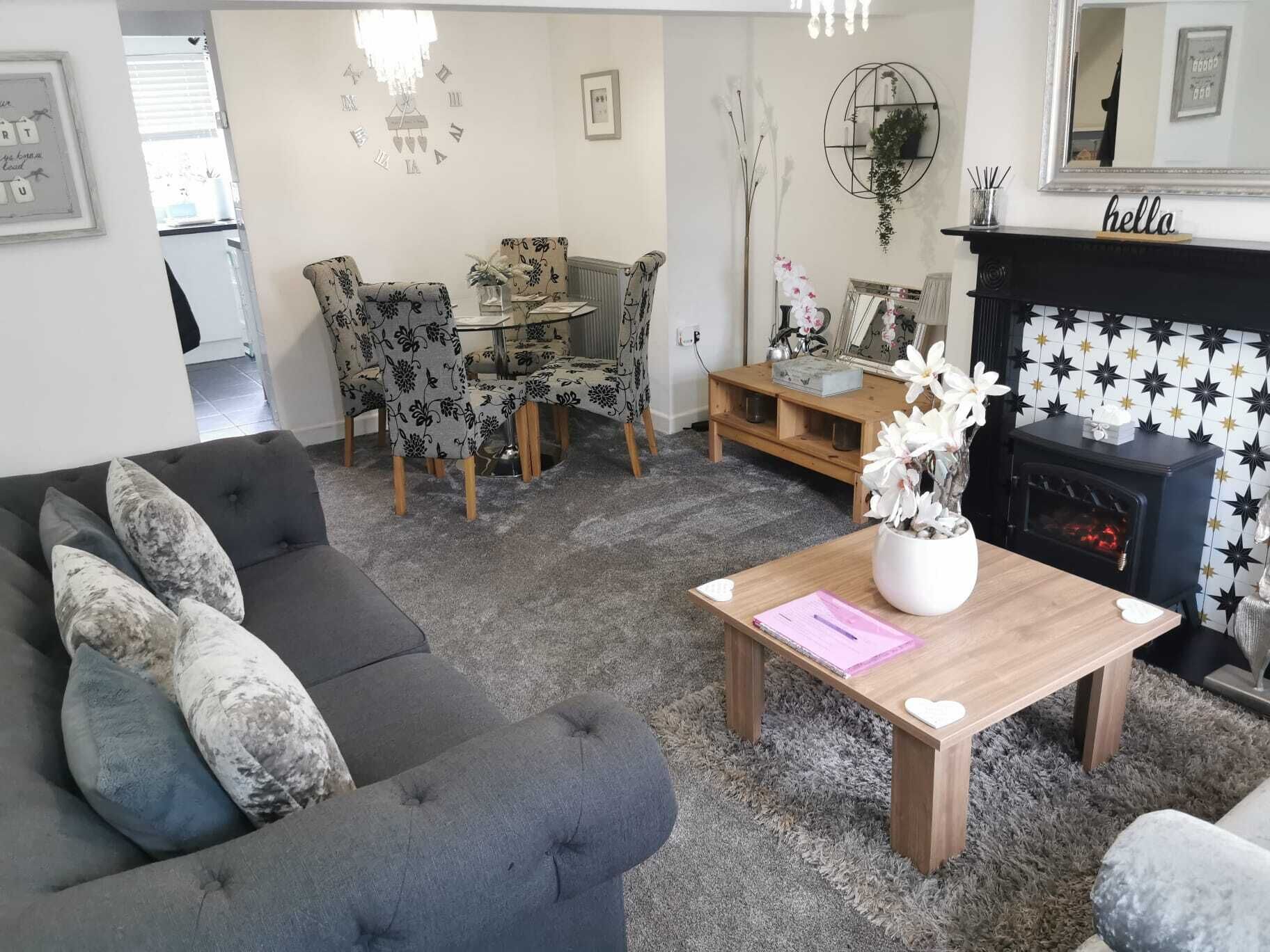 House | Living area | TV, fireplace