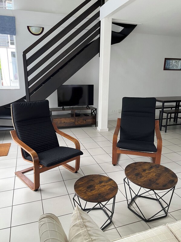 Smart TV, music library