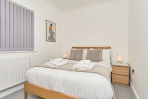 3 quartos, ferros/tábuas de passar roupa, Wi-Fi, roupa de cama