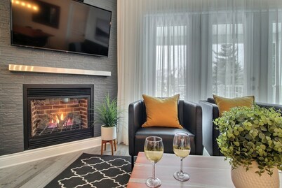 Luxurious 3 bedroom condo. 2 minutes from beautiful Mont Bromont. CITQ#248275