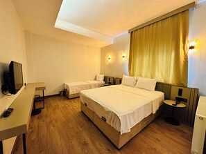 Seprai katun Mesir, seprai premium, minibar, dan brankas