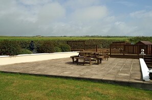 Outdoor dining - 3 Bed in Courtmacsherry (oc-i053) (Seven Heads)