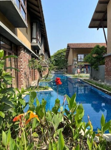 Raichak Elegant Duplex House With A Pool View.