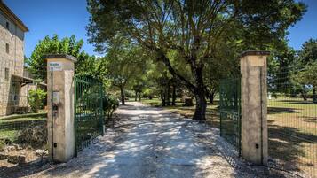 Enceinte de lâhĂ©bergement