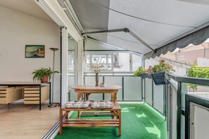 Apartment | Property grounds - Spacious Apartment w Three Balconies and Parking (Split)