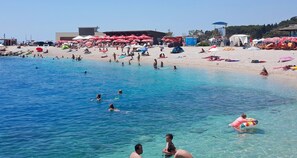 Beach - Spacious Apartment w Three Balconies and Parking (Split)